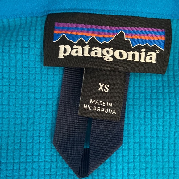PATAGONIA Mens Size XS Polartec & Windbloc jacket with hood & numerous pockets - Picture 5 of 8